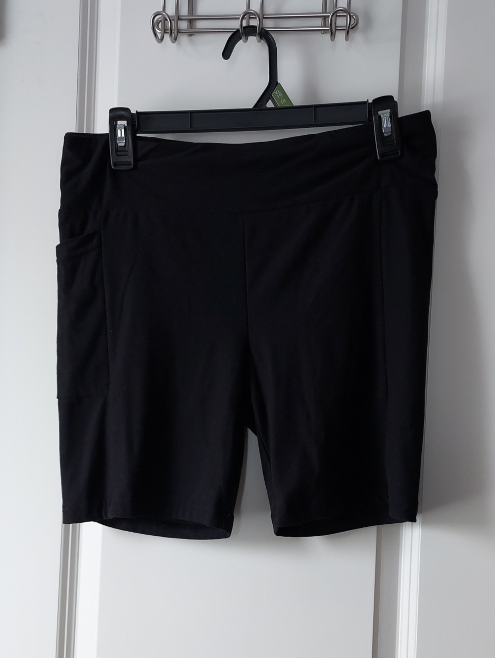 No Boundaries Black Women's Bike Shorts with Side Pocket